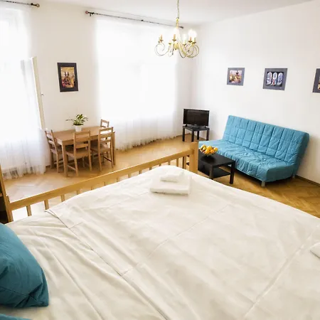 Apartment By The Old Town Square Prag