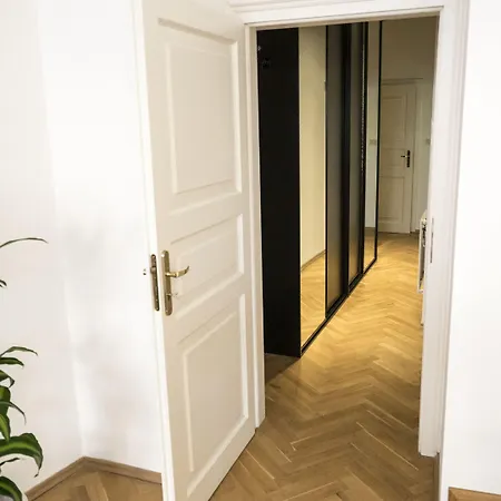 Apartment By The Old Town Square Prag