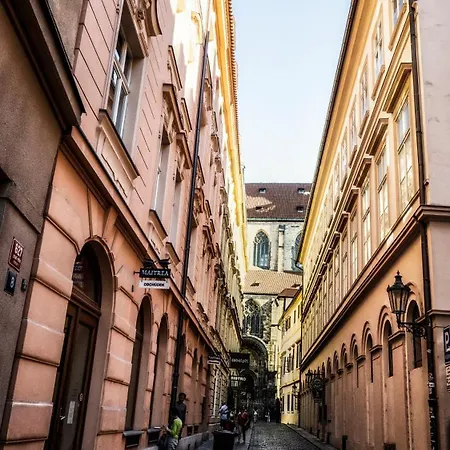 Apartman By The Old Town Square